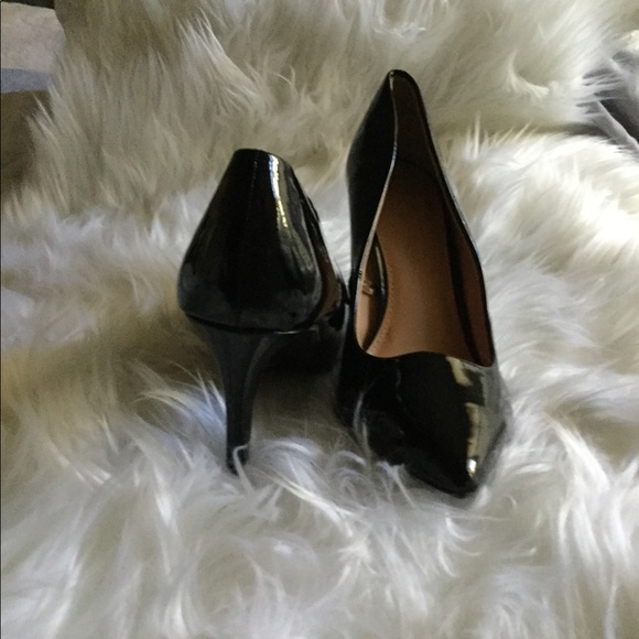 Black Pumps - Picture 4 of 5